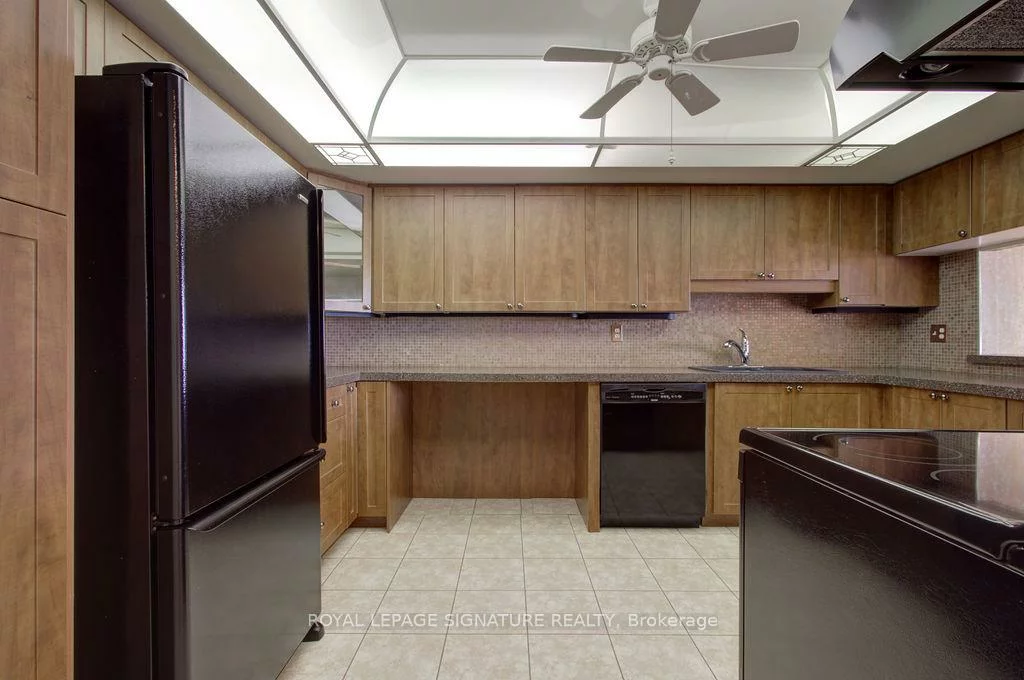 1271, Walden, Clarkson, Mississauga