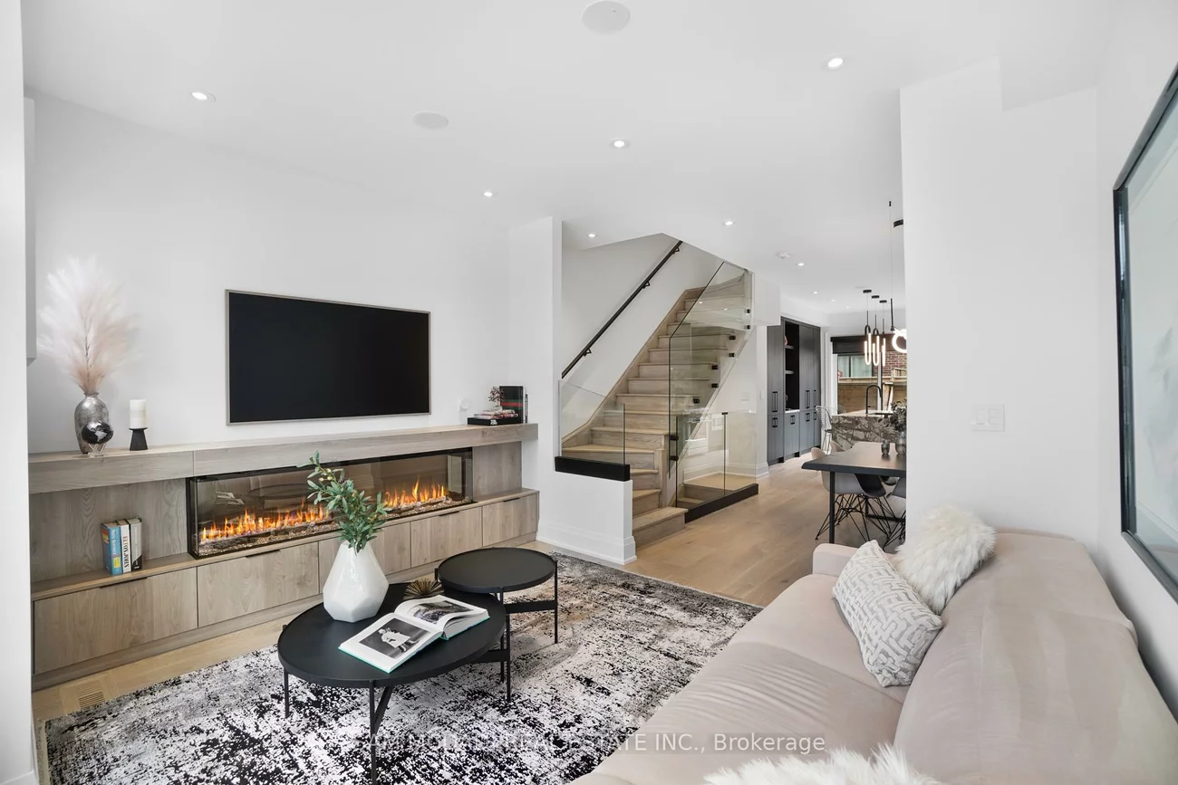 10, Lunar, Streetsville, Mississauga