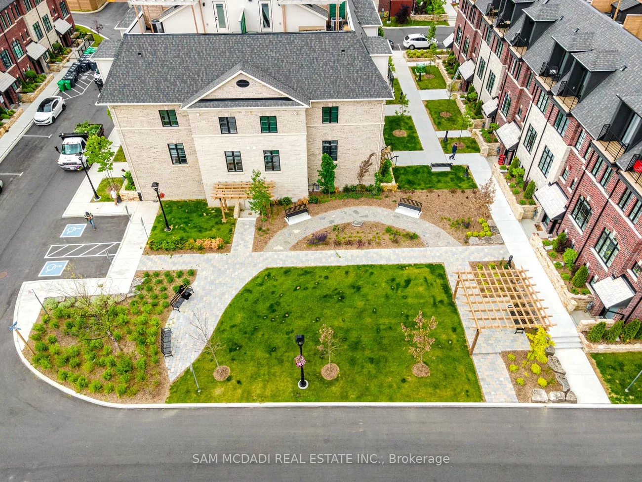 10, Lunar, Streetsville, Mississauga