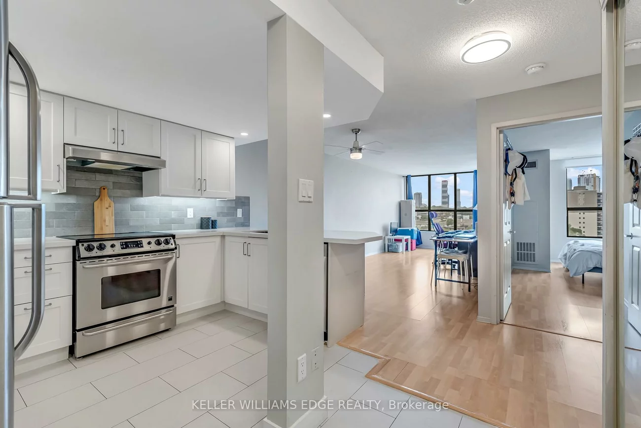 25, Agnes, Cooksville, Mississauga