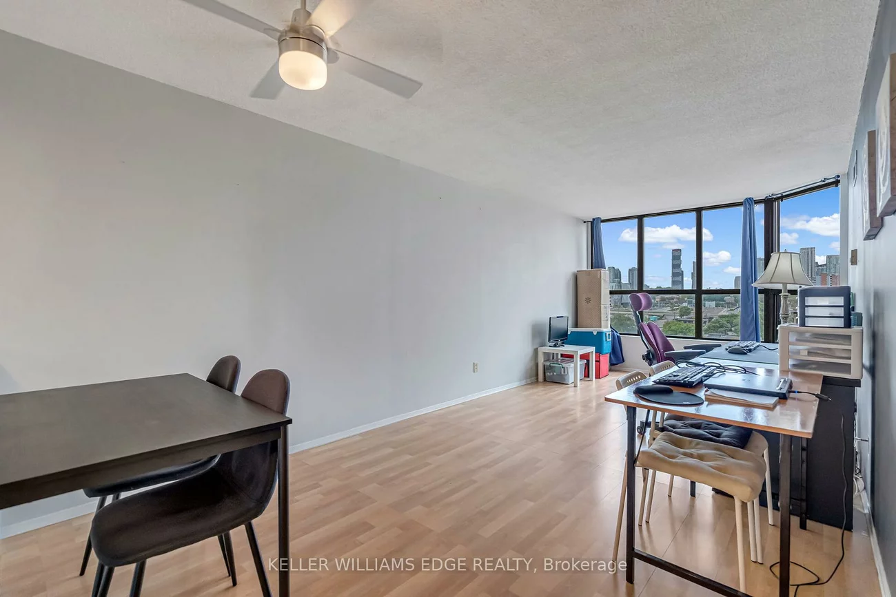 25, Agnes, Cooksville, Mississauga
