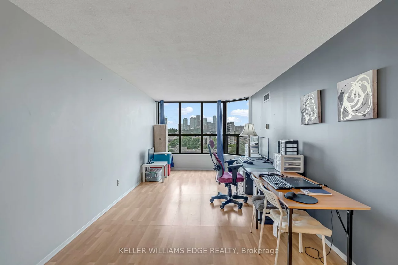 25, Agnes, Cooksville, Mississauga
