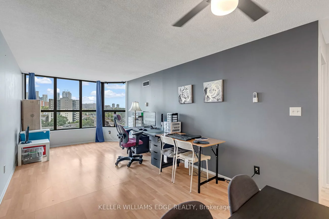 25, Agnes, Cooksville, Mississauga