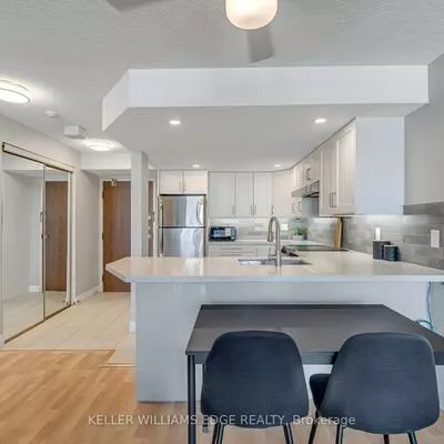 25, Agnes, Cooksville, Mississauga