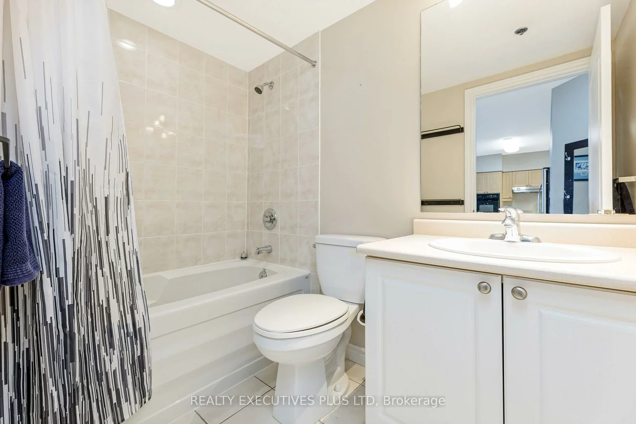 830, Scollard, East Credit, Mississauga