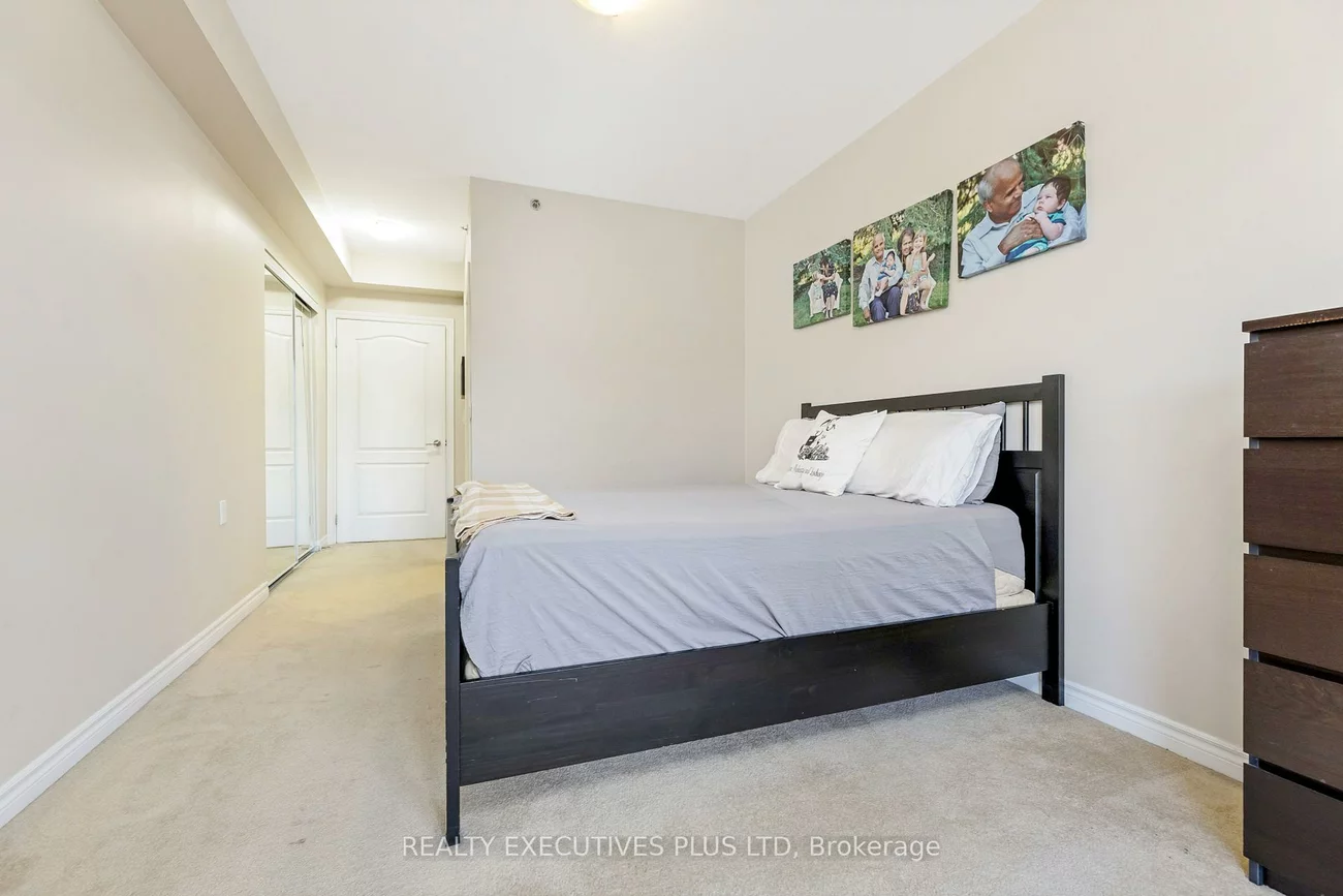 830, Scollard, East Credit, Mississauga