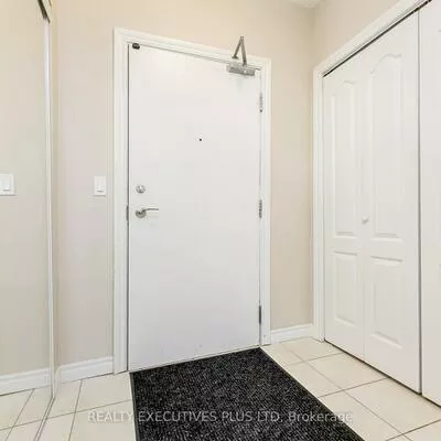 830, Scollard, East Credit, Mississauga