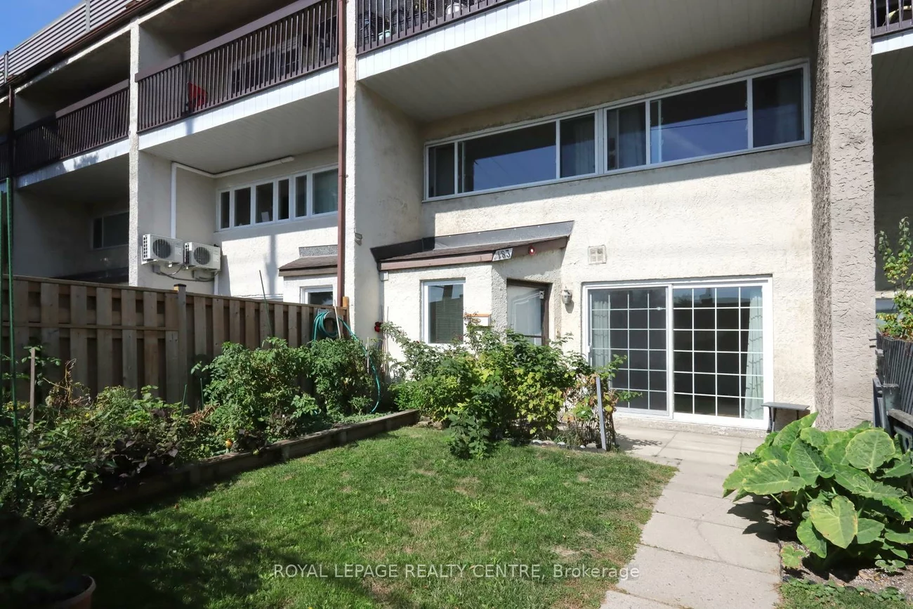 1055, Dundas, Applewood, Mississauga