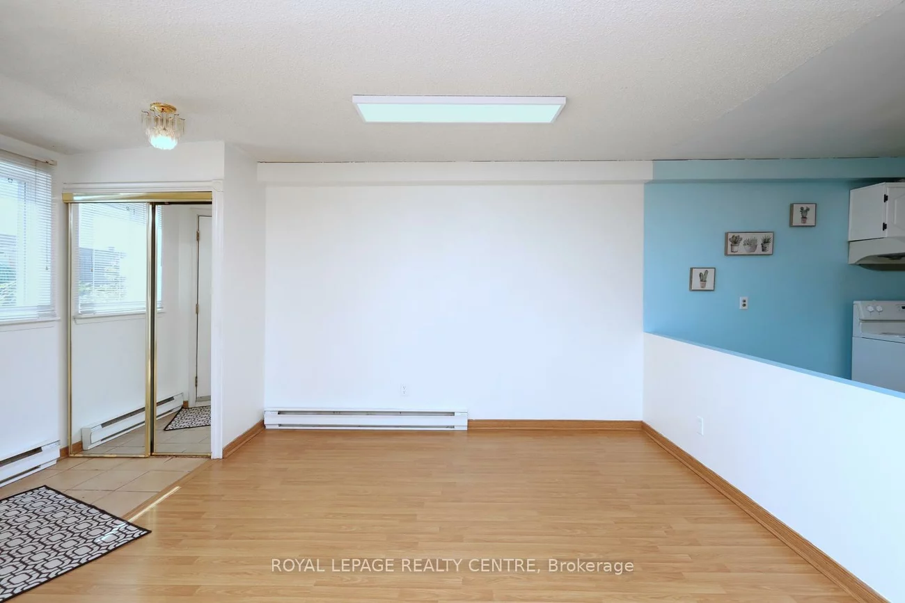 1055, Dundas, Applewood, Mississauga
