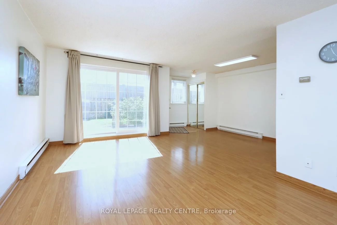 1055, Dundas, Applewood, Mississauga