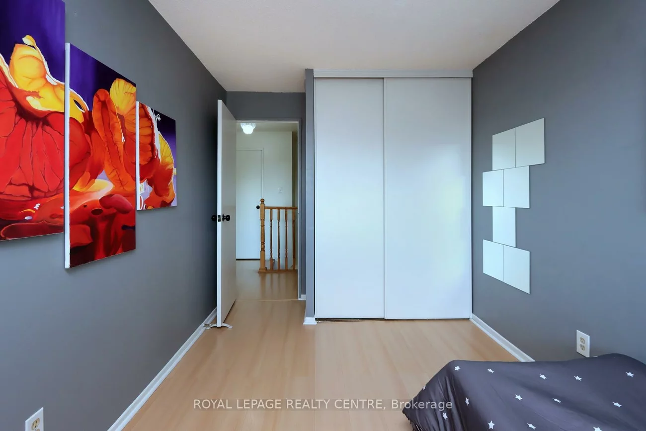 1055, Dundas, Applewood, Mississauga