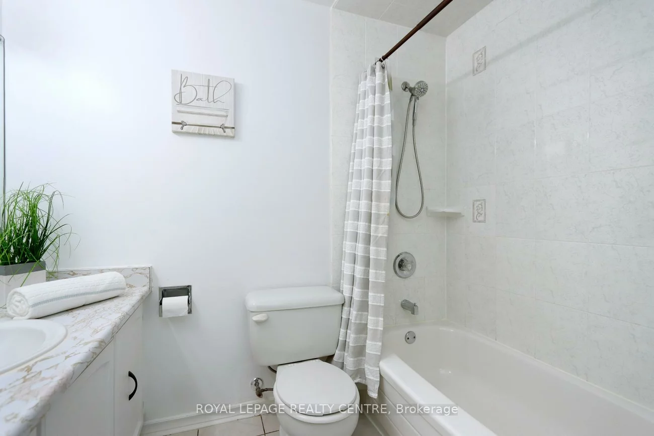 1055, Dundas, Applewood, Mississauga