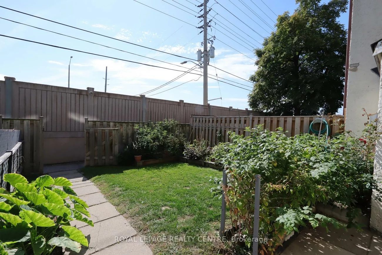 1055, Dundas, Applewood, Mississauga