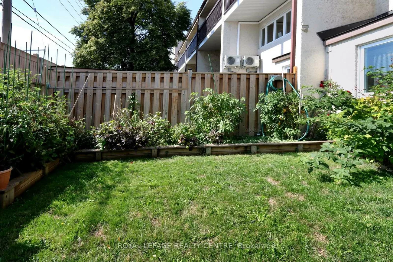 1055, Dundas, Applewood, Mississauga
