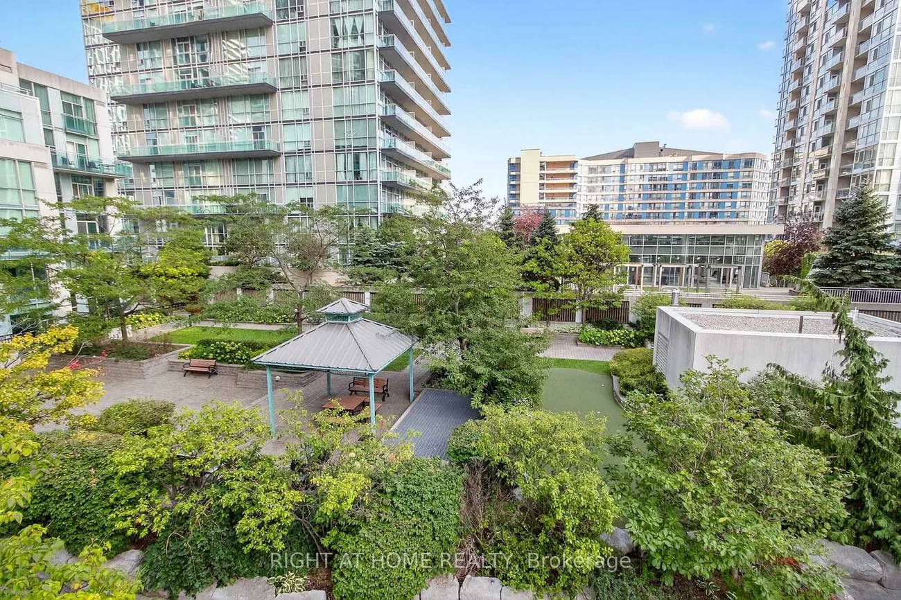 220, Burnhamthorpe, City Centre, Mississauga