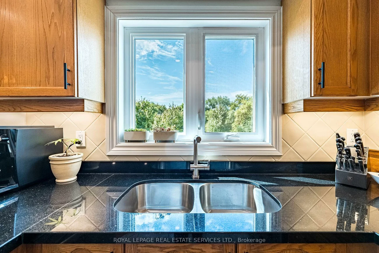 1588, South Parade, East Credit, Mississauga