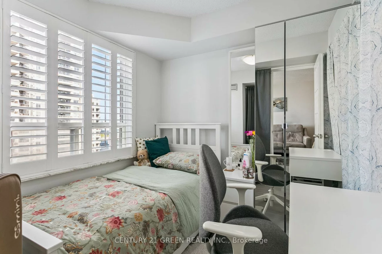 325, Webb, City Centre, Mississauga