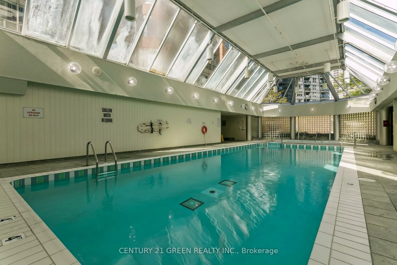 325, Webb, City Centre, Mississauga