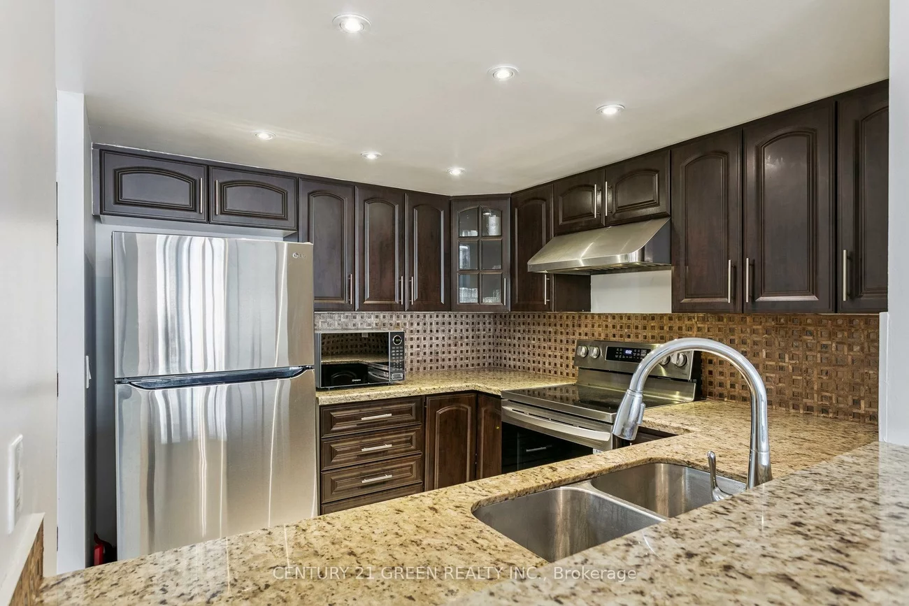 325, Webb, City Centre, Mississauga