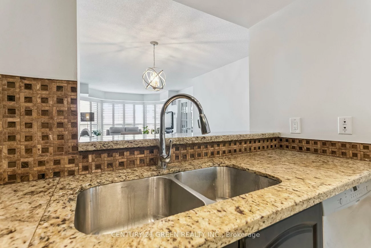 325, Webb, City Centre, Mississauga