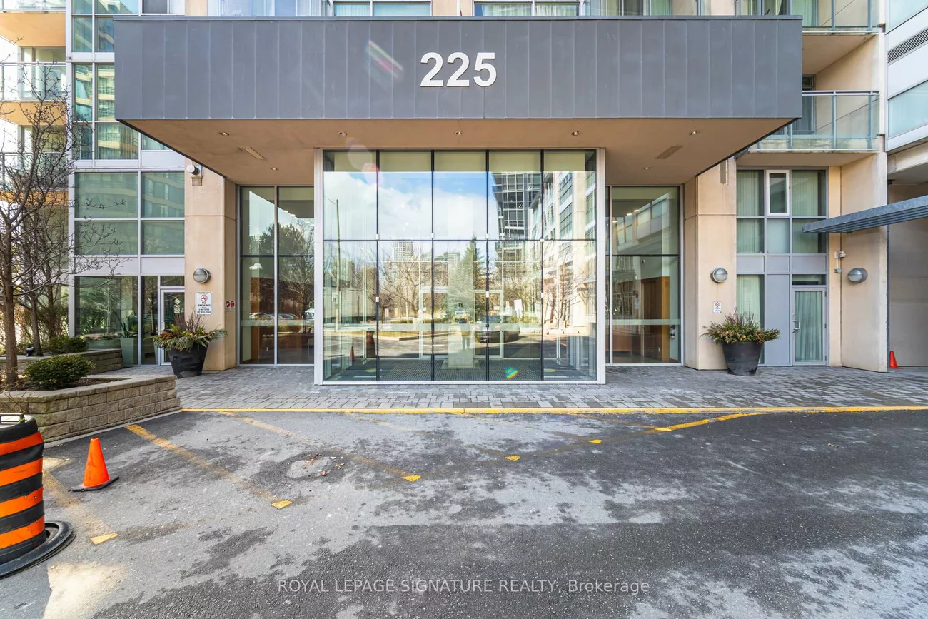 225, Webb, City Centre, Mississauga