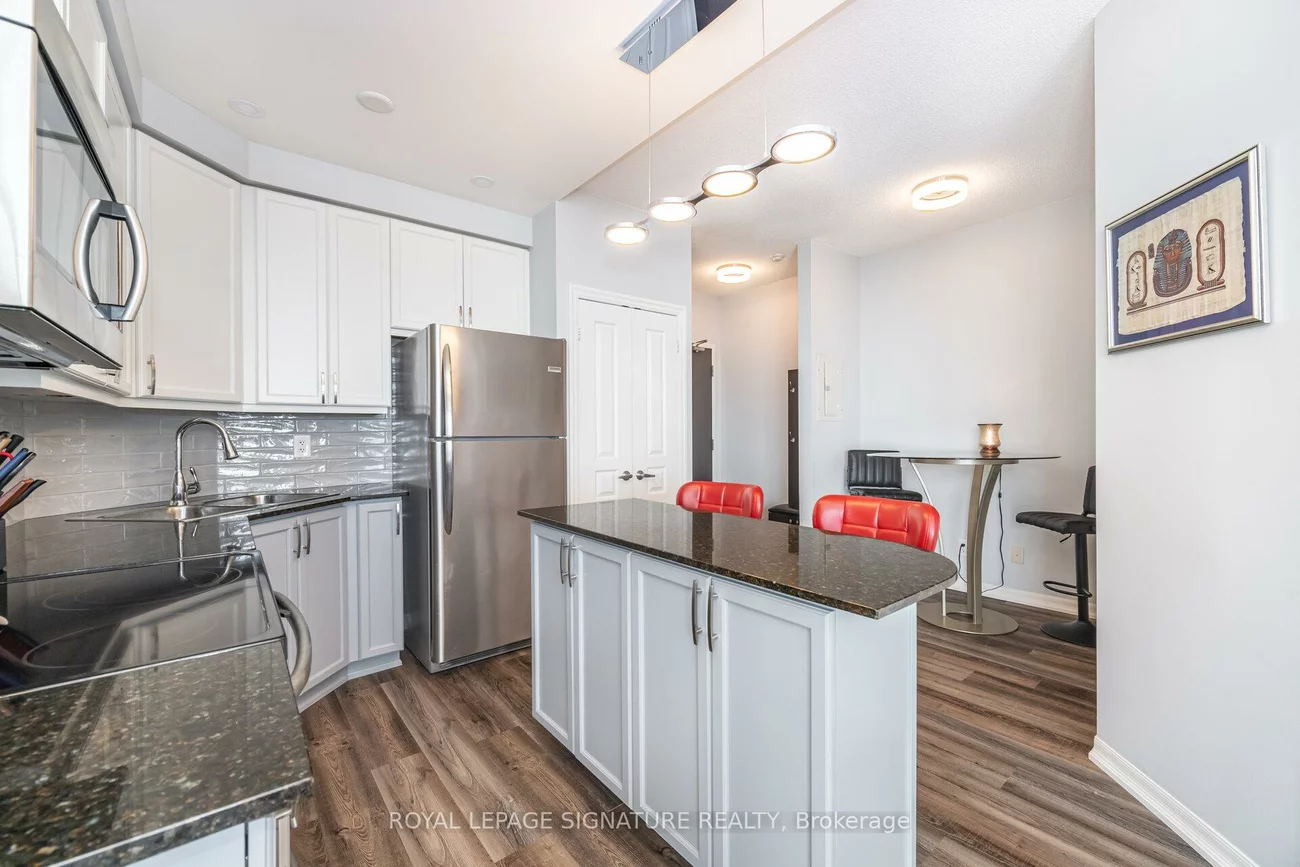 225, Webb, City Centre, Mississauga