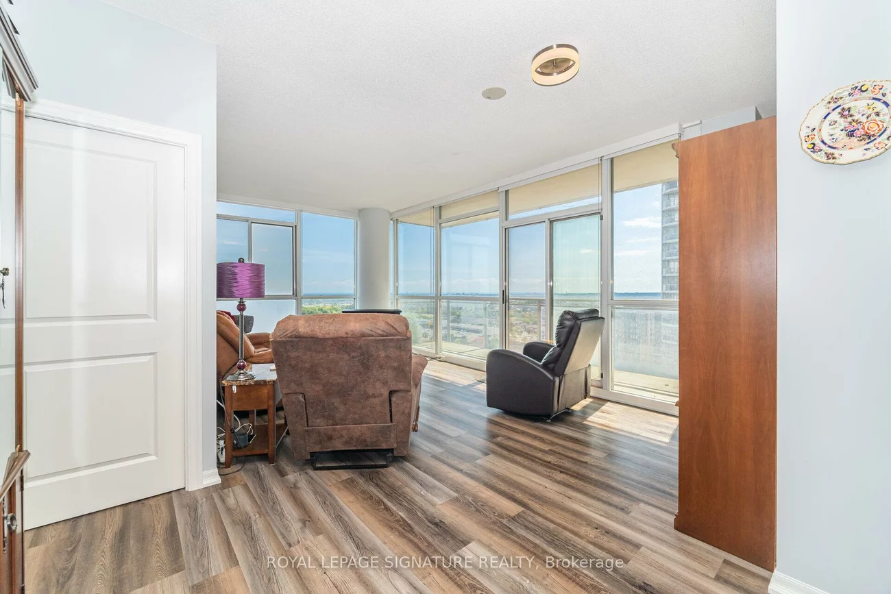 225, Webb, City Centre, Mississauga