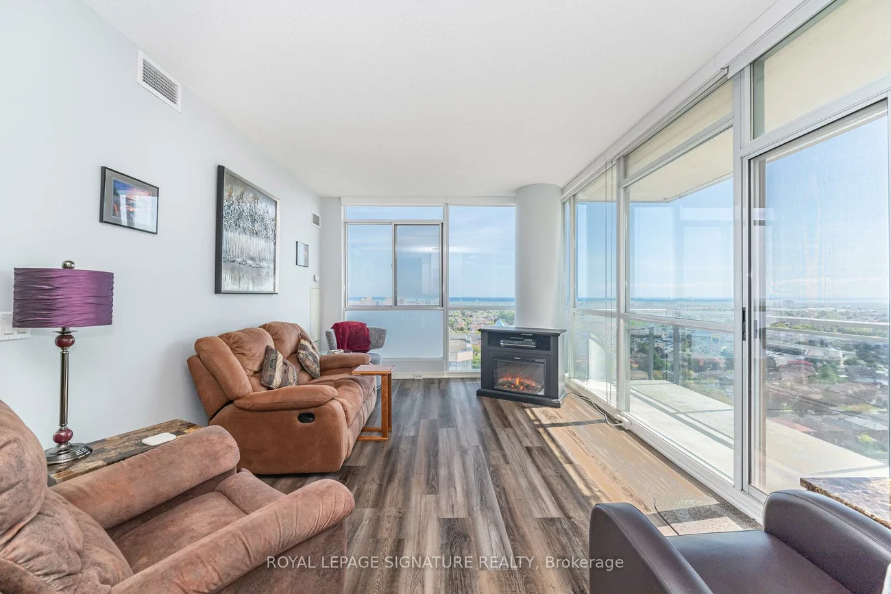 225, Webb, City Centre, Mississauga