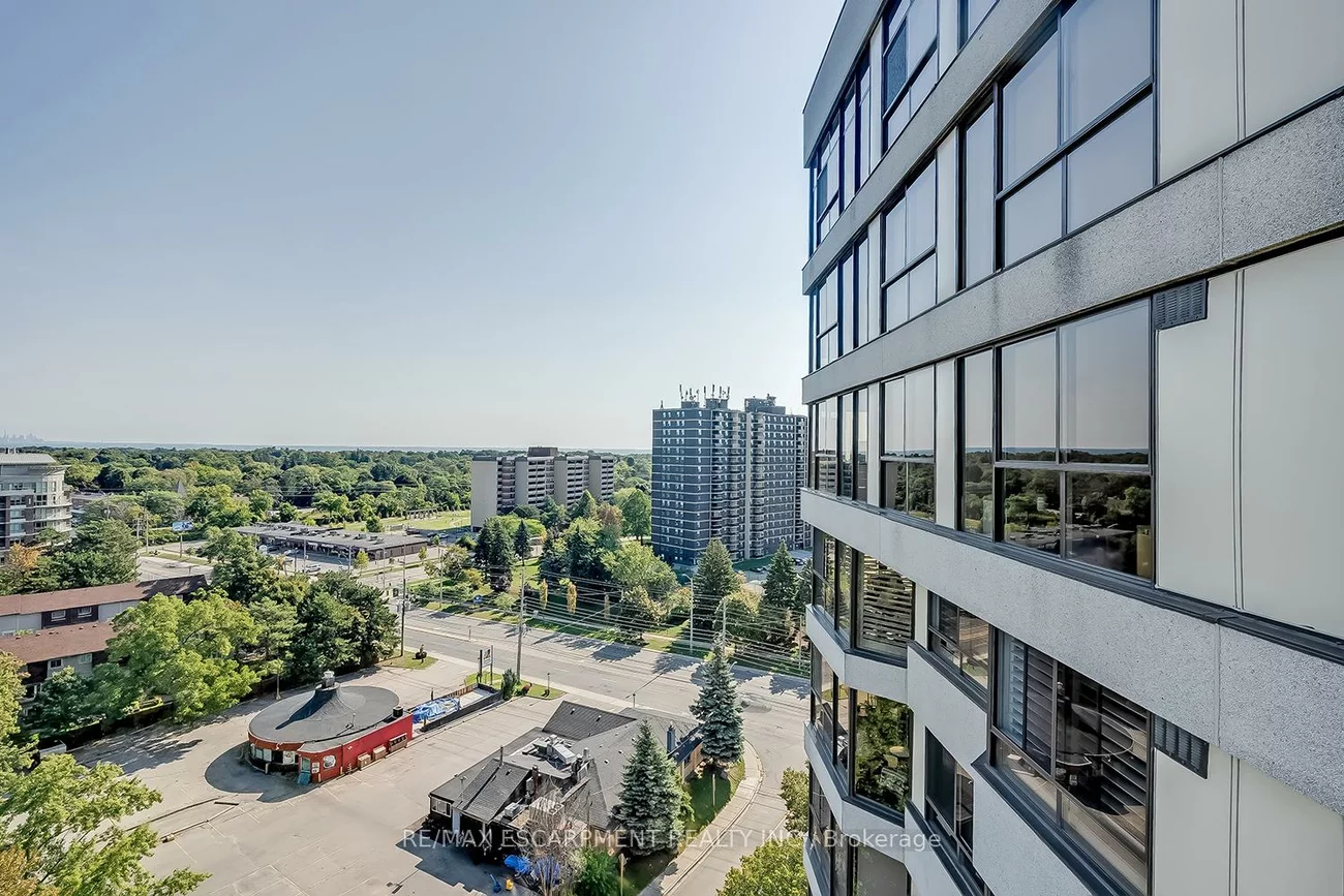 1271, Walden, Clarkson, Mississauga