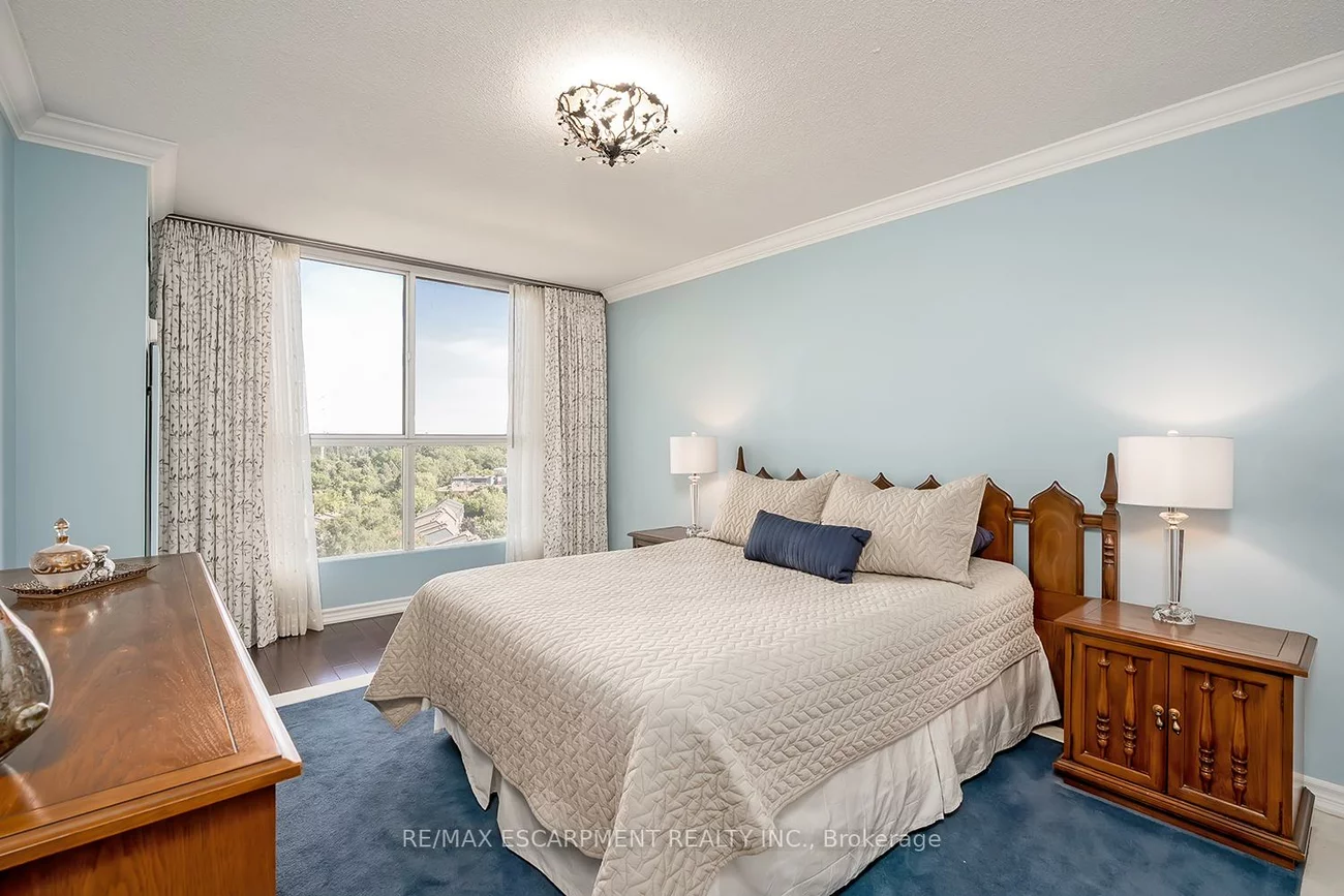 1271, Walden, Clarkson, Mississauga