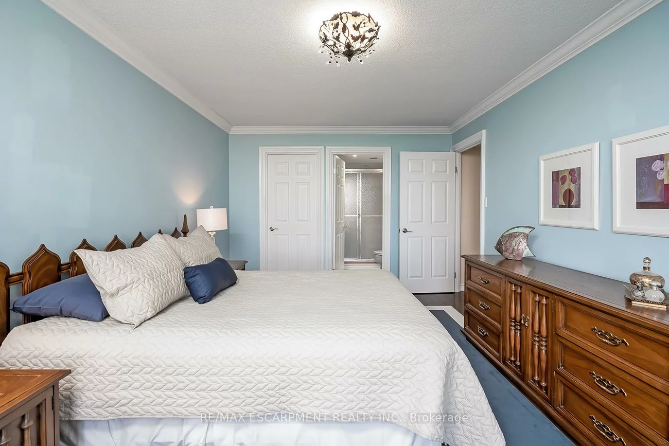 1271, Walden, Clarkson, Mississauga