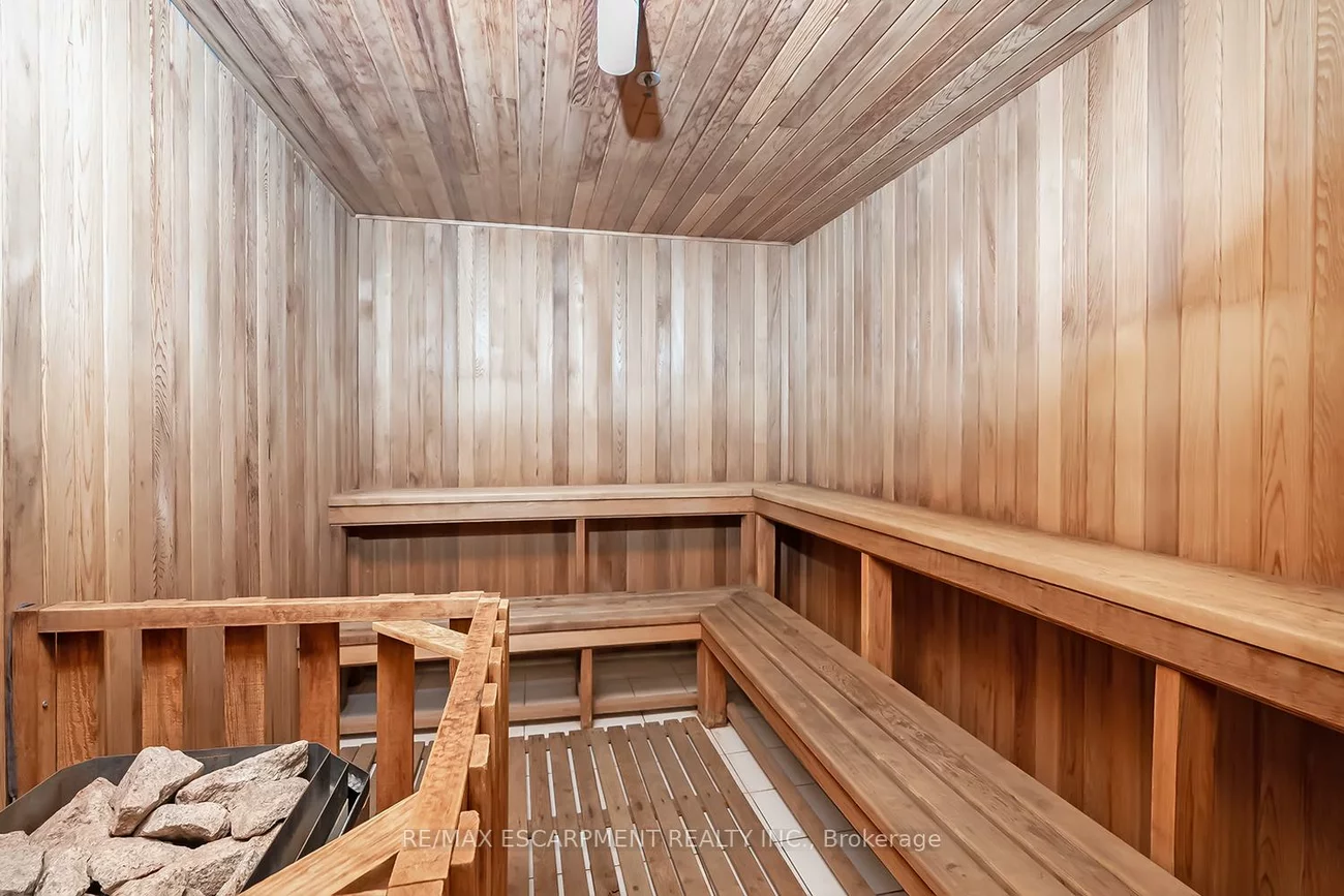 1271, Walden, Clarkson, Mississauga