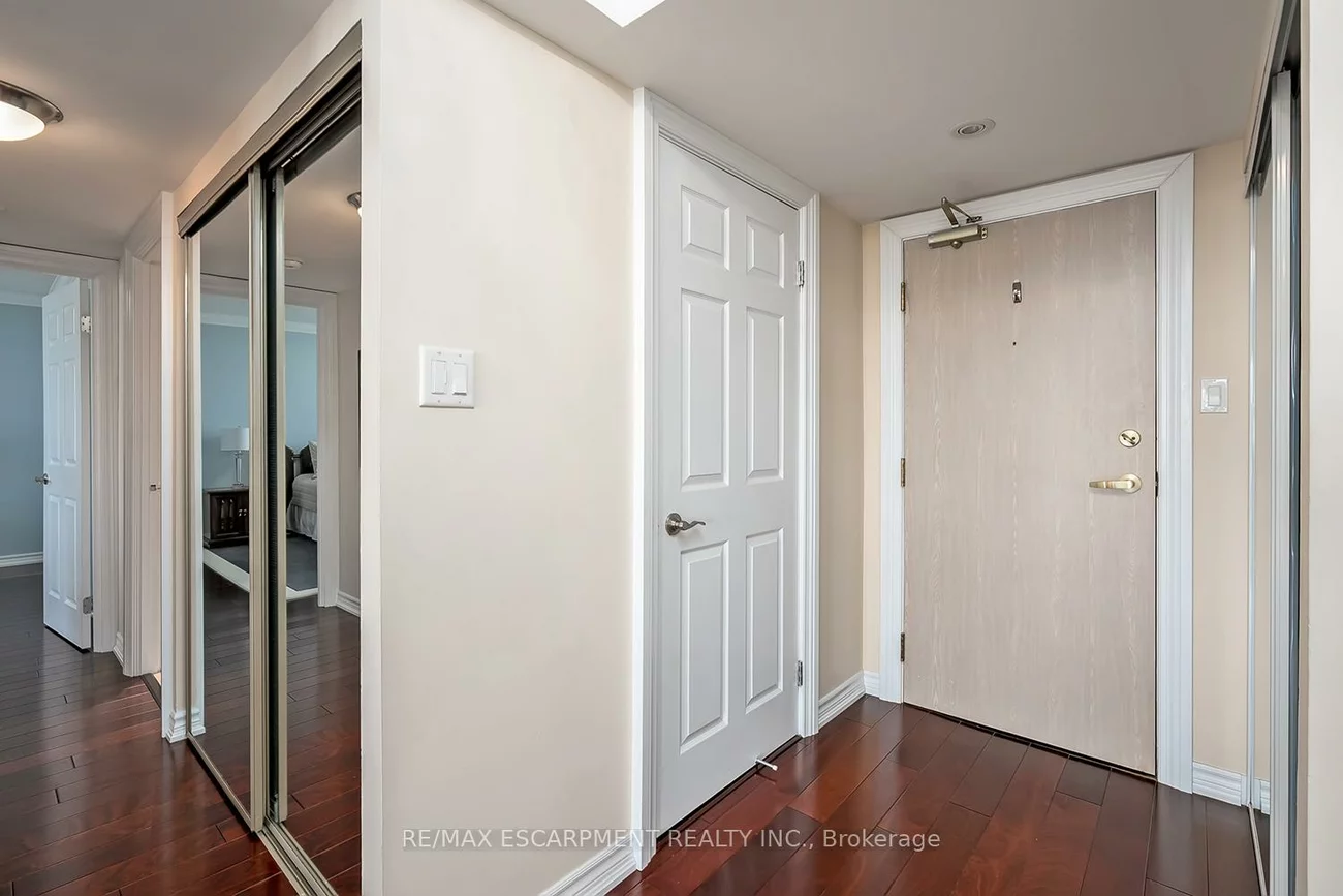 1271, Walden, Clarkson, Mississauga