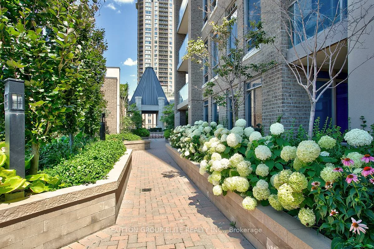 388, Prince Of Wales, City Centre, Mississauga