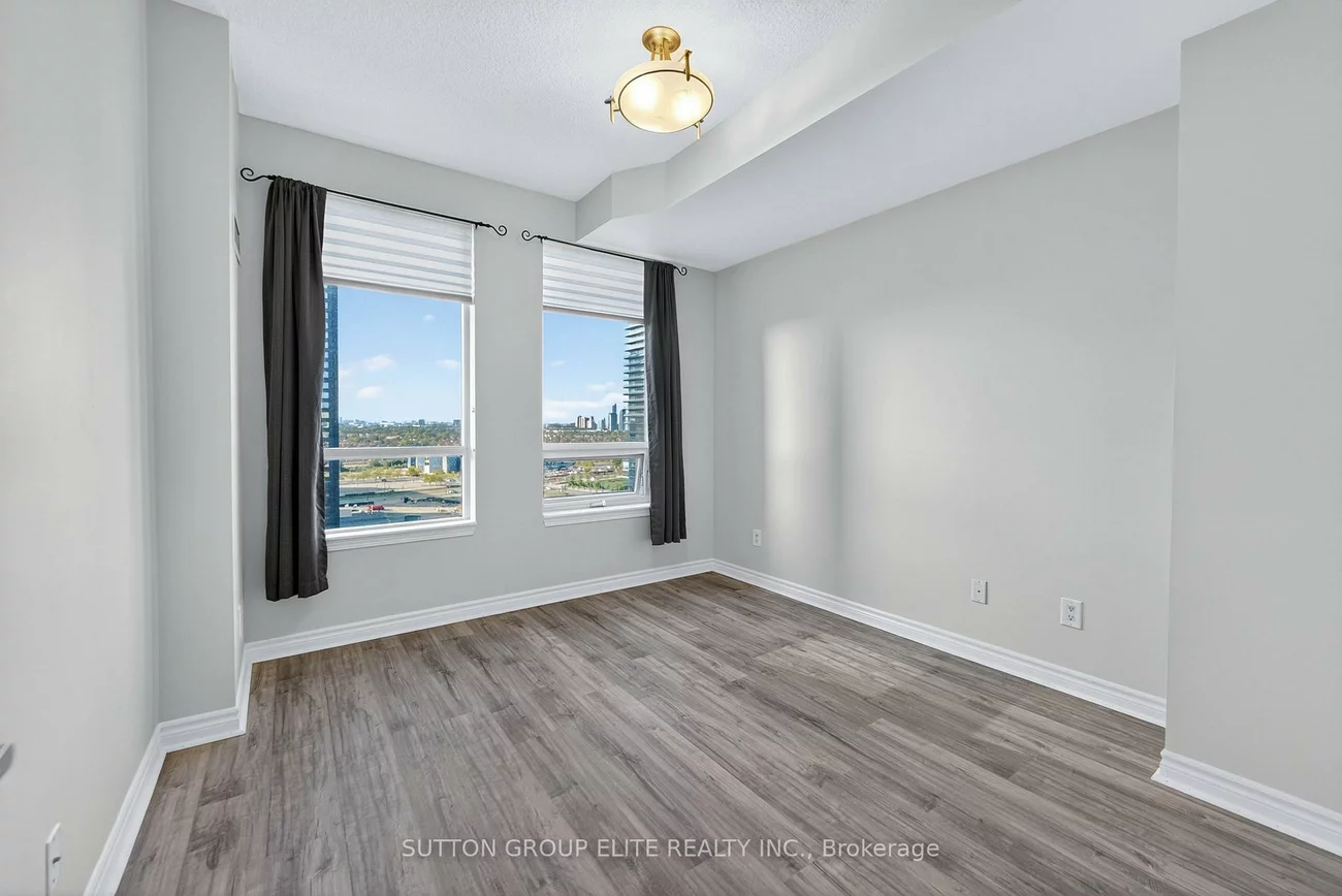 388, Prince Of Wales, City Centre, Mississauga