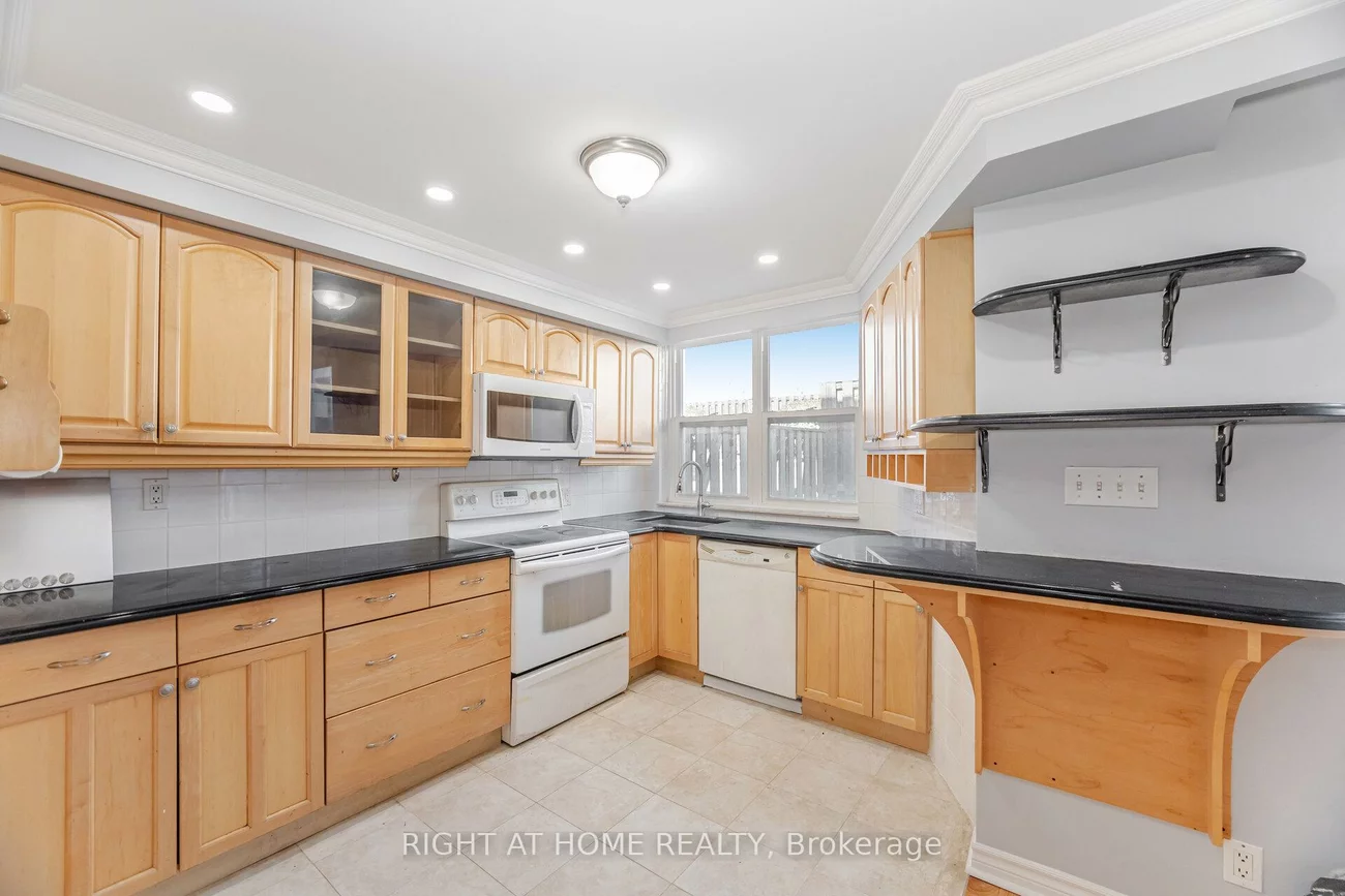 3050, Constitution, Applewood, Mississauga
