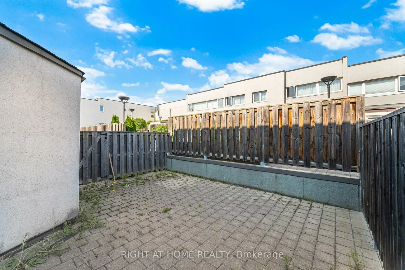 3050, Constitution, Applewood, Mississauga