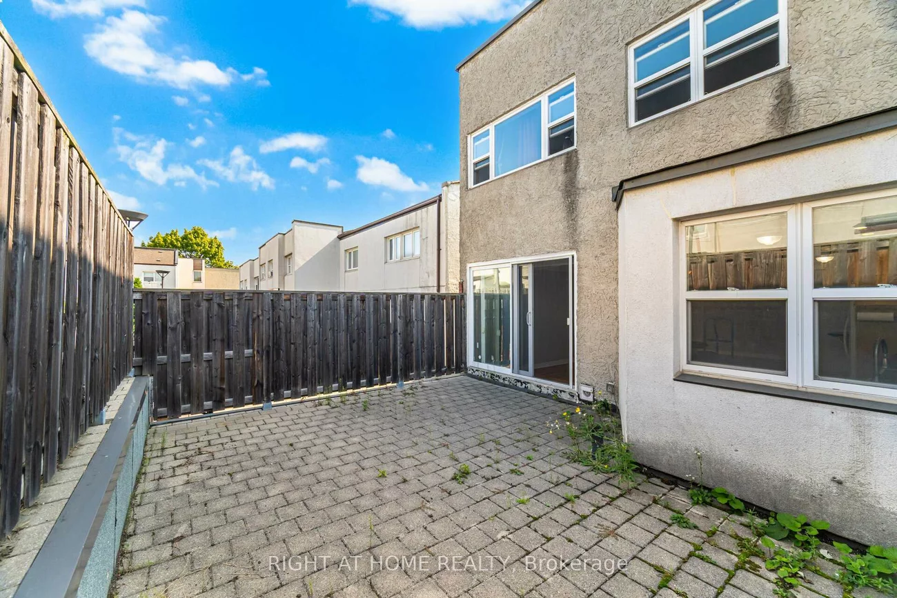 3050, Constitution, Applewood, Mississauga