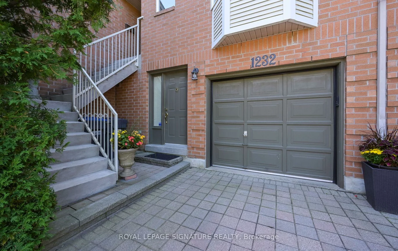 1232, Upper Village, Lakeview, Mississauga
