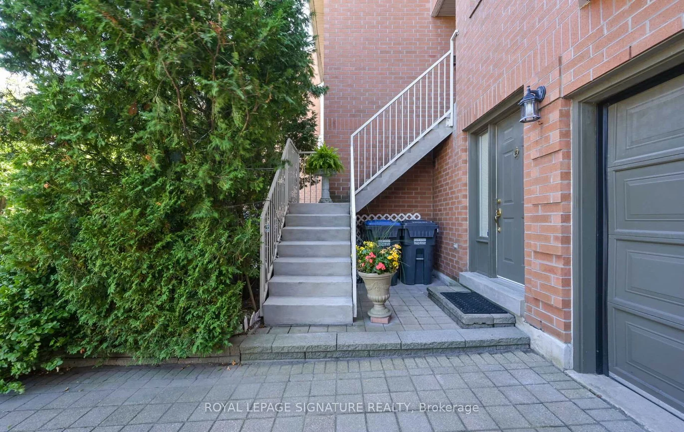 1232, Upper Village, Lakeview, Mississauga