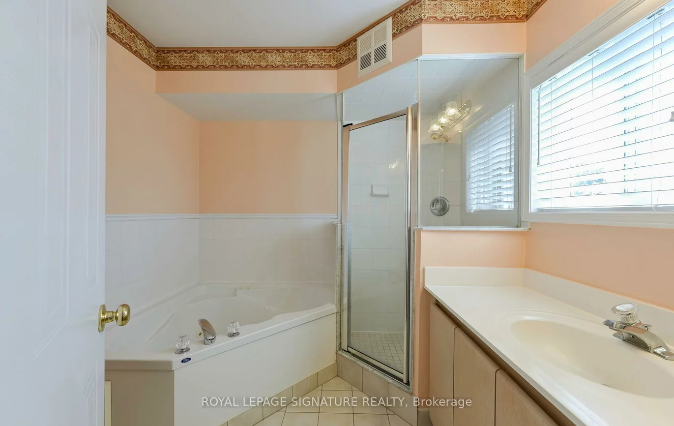 1232, Upper Village, Lakeview, Mississauga