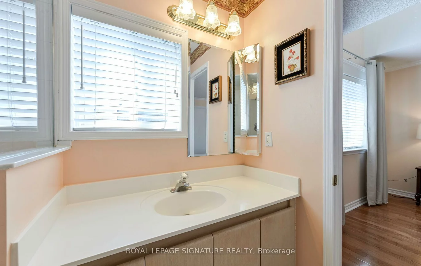 1232, Upper Village, Lakeview, Mississauga