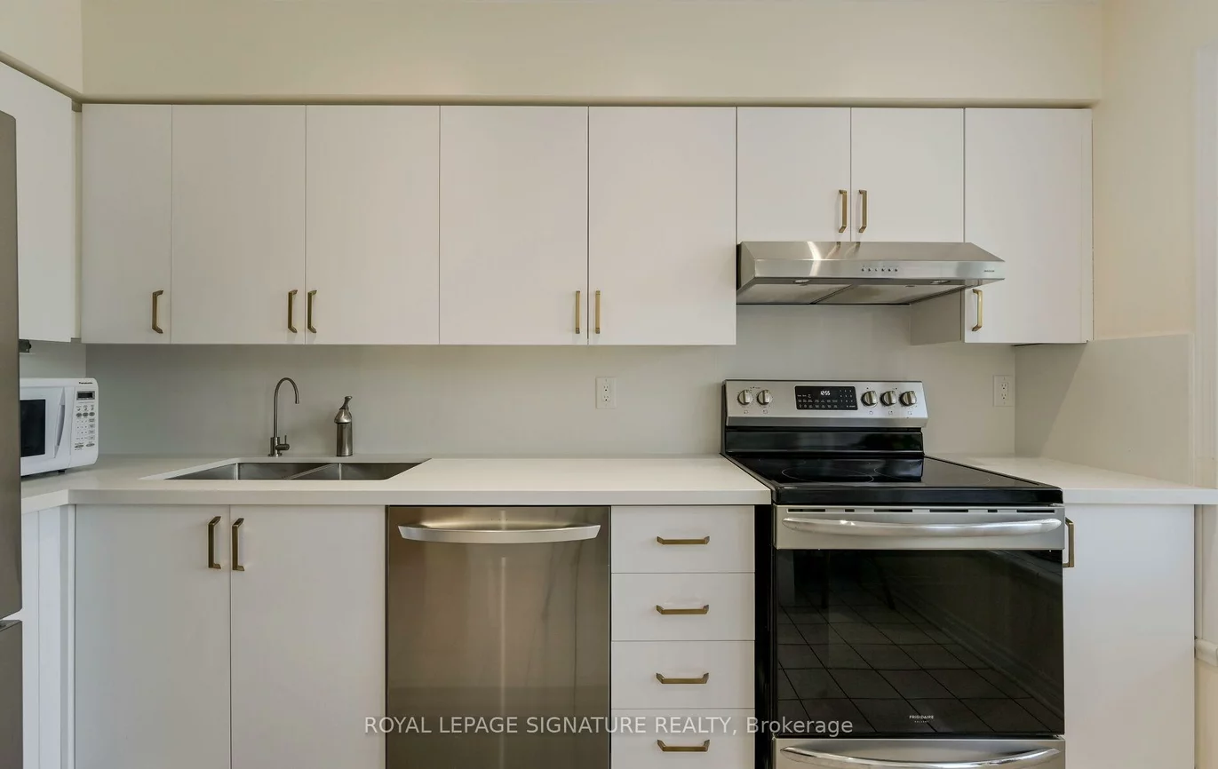 1232, Upper Village, Lakeview, Mississauga