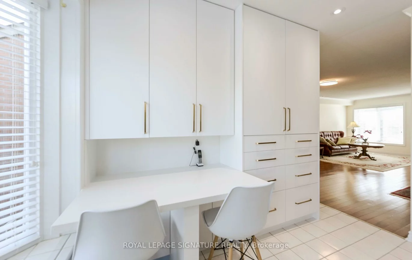 1232, Upper Village, Lakeview, Mississauga