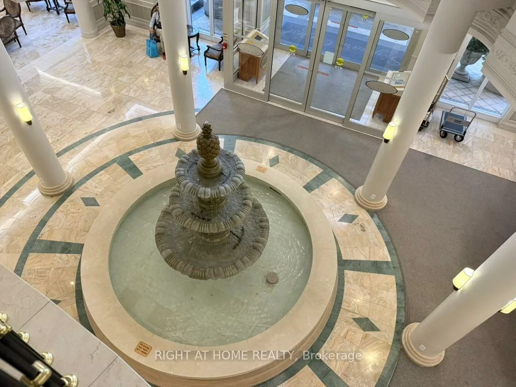 25, Kingsbridge Garden, Hurontario, Mississauga