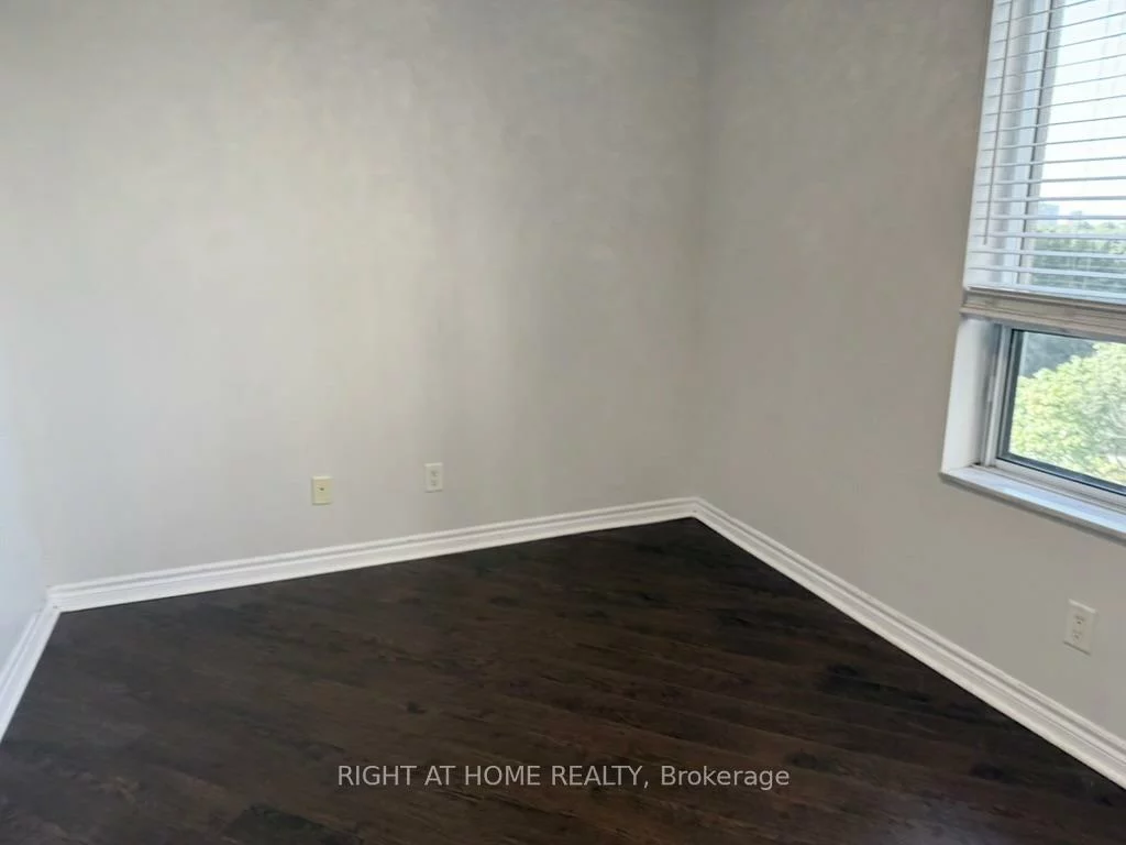 25, Kingsbridge Garden, Hurontario, Mississauga