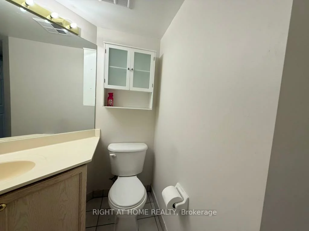 25, Kingsbridge Garden, Hurontario, Mississauga