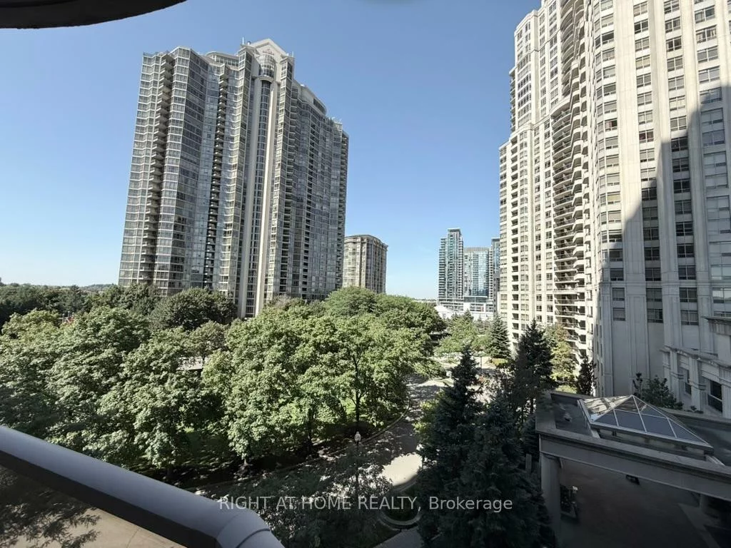 25, Kingsbridge Garden, Hurontario, Mississauga