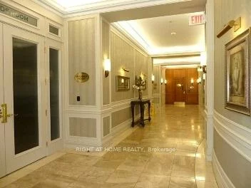 25, Kingsbridge Garden, Hurontario, Mississauga