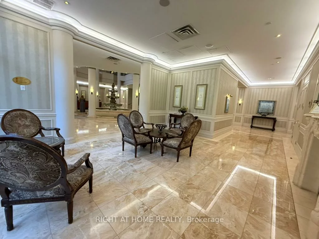 25, Kingsbridge Garden, Hurontario, Mississauga